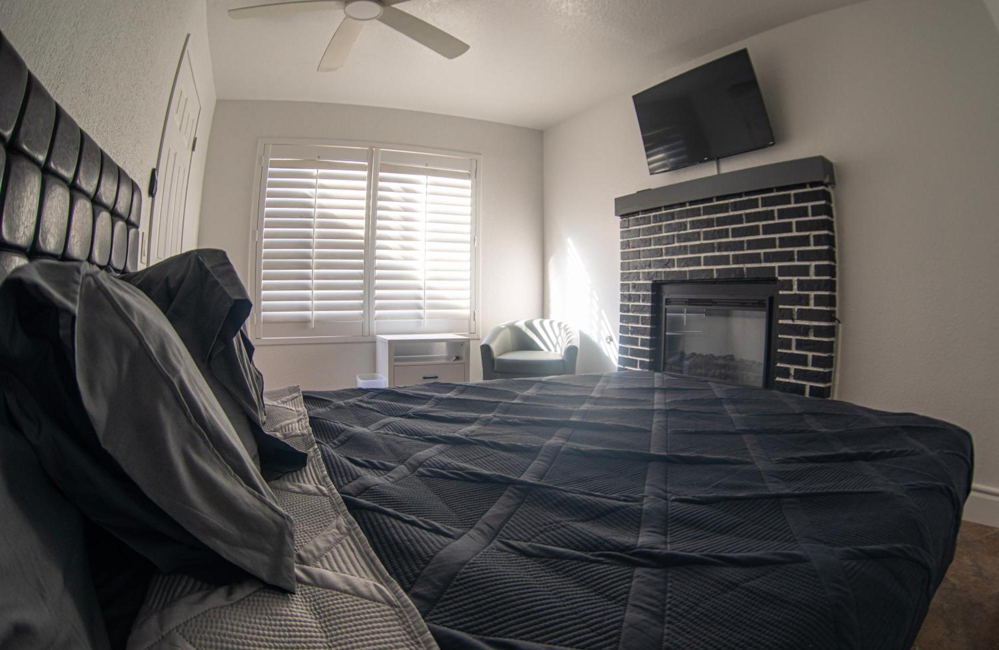 Comfy Expansive Home - Near The Strip - Heated Pool Las Vegas Ngoại thất bức ảnh