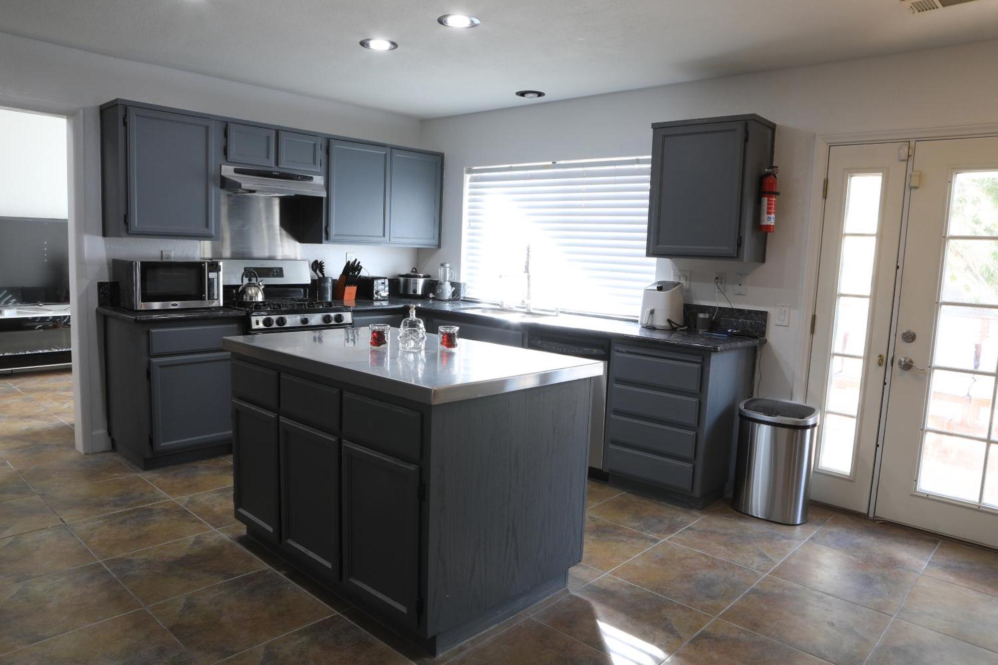 Comfy Expansive Home - Near The Strip - Heated Pool Las Vegas Ngoại thất bức ảnh
