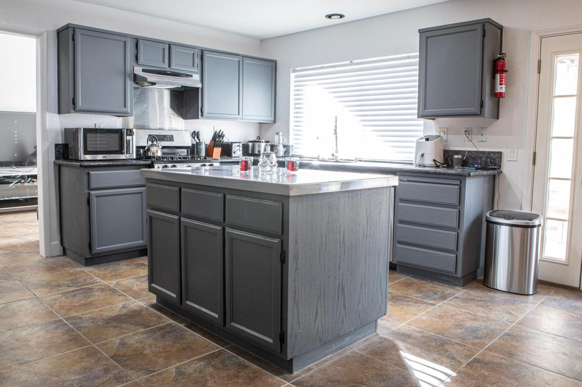 Comfy Expansive Home - Near The Strip - Heated Pool Las Vegas Ngoại thất bức ảnh